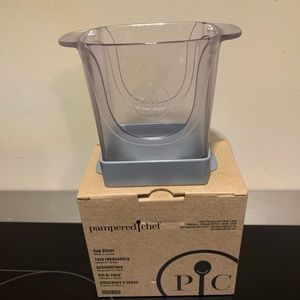 Pampered Chef Cup Slicer Brand New